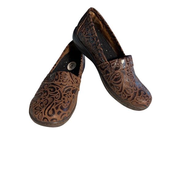 B.O.C. Peggy Brown Embossed Leather Clogs Comfort Slip On Shoes - Picture 1 of 9
